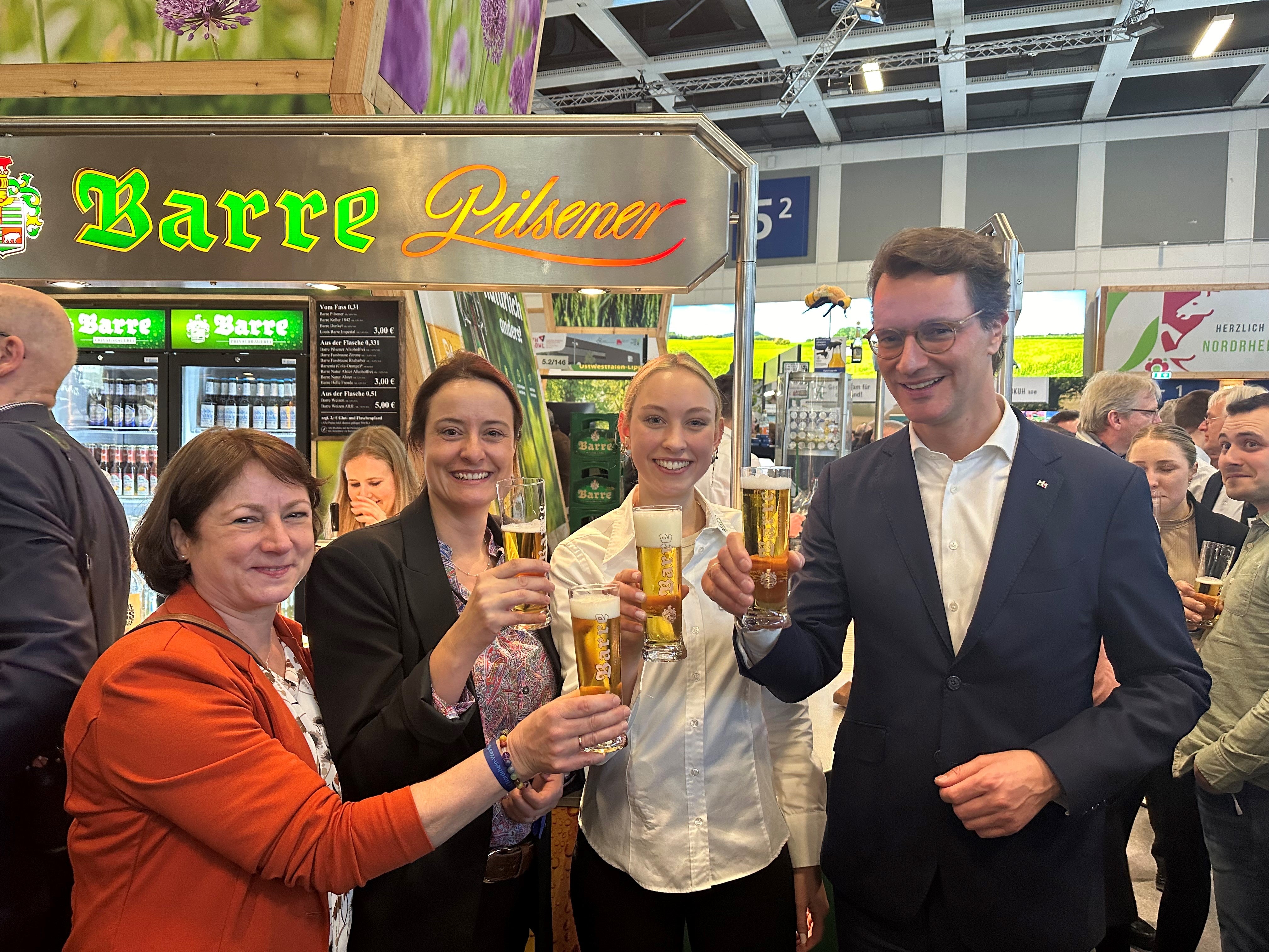 Ein Bier für NRWs Ministerpräsidenten